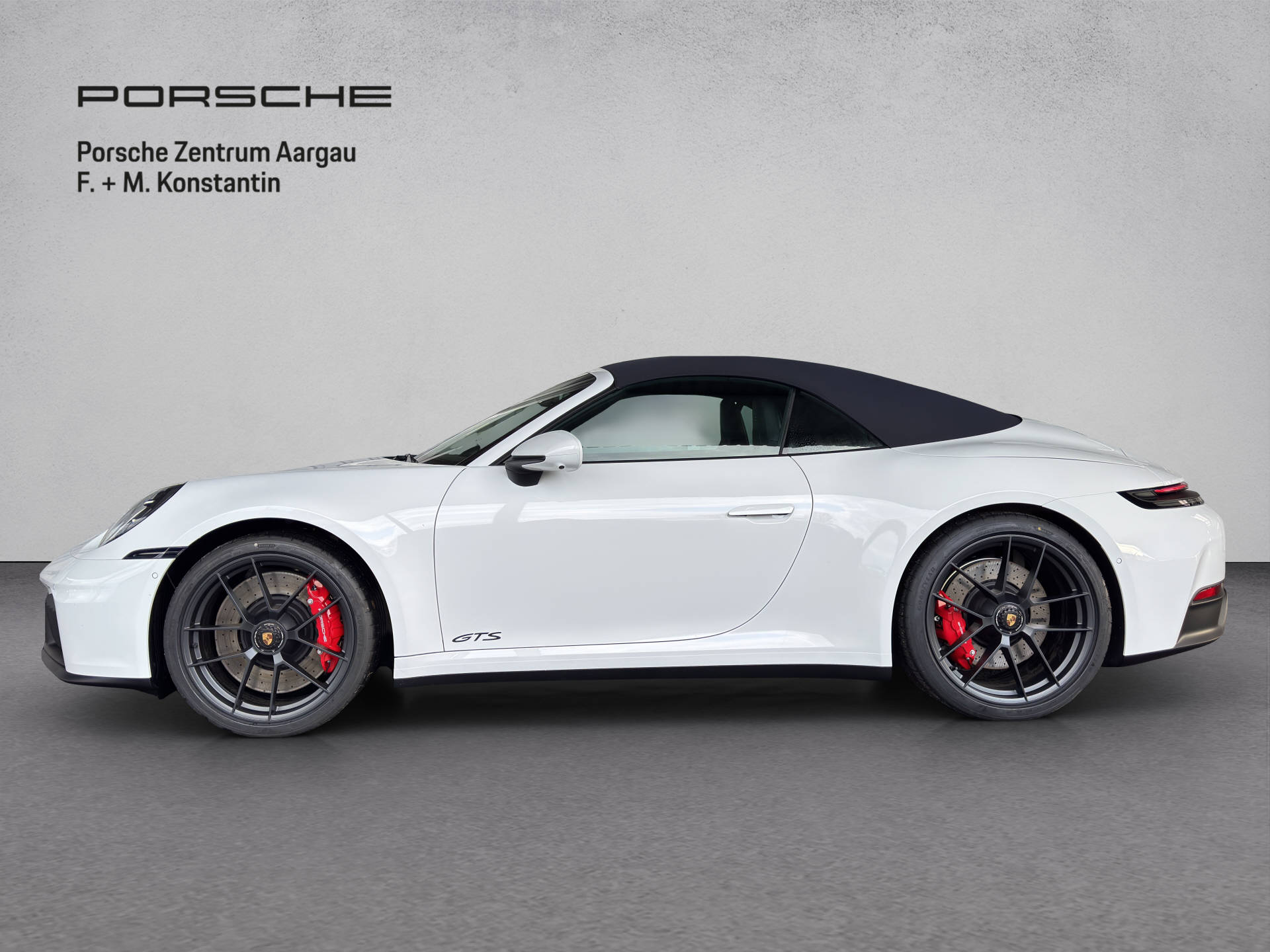 PORSCHE 911 Carrera 4 GTS Cabriolet-image-2
