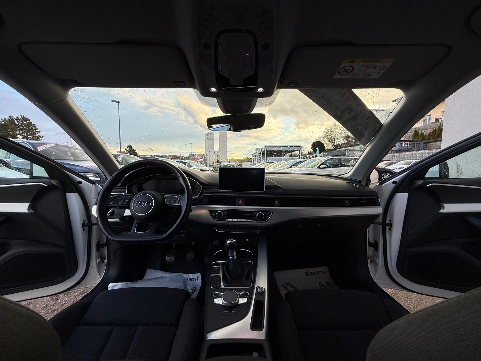 AUDI A4 Avant 2.0 TDI-image-8