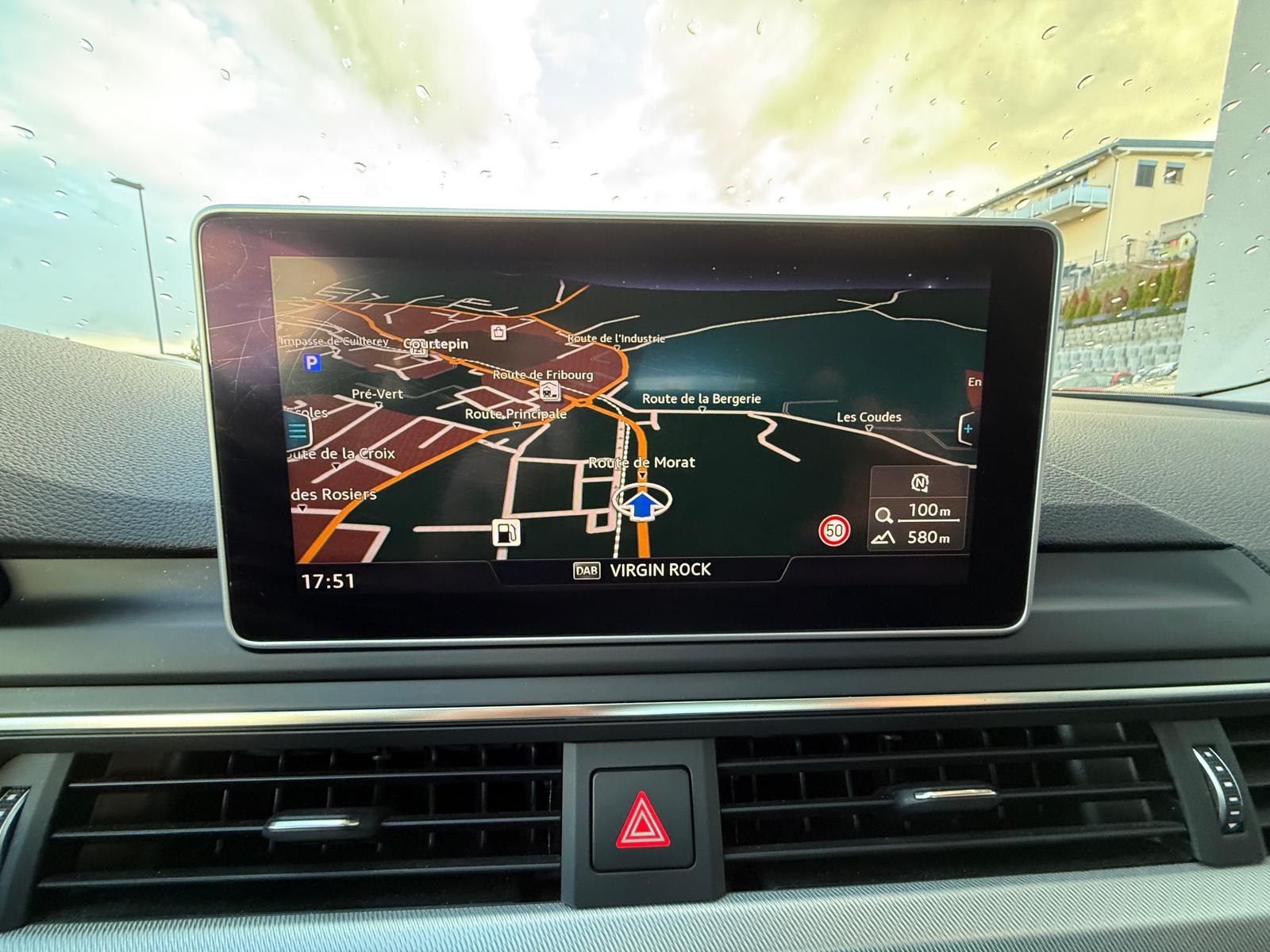 AUDI A4 Avant 2.0 TDI-image-12