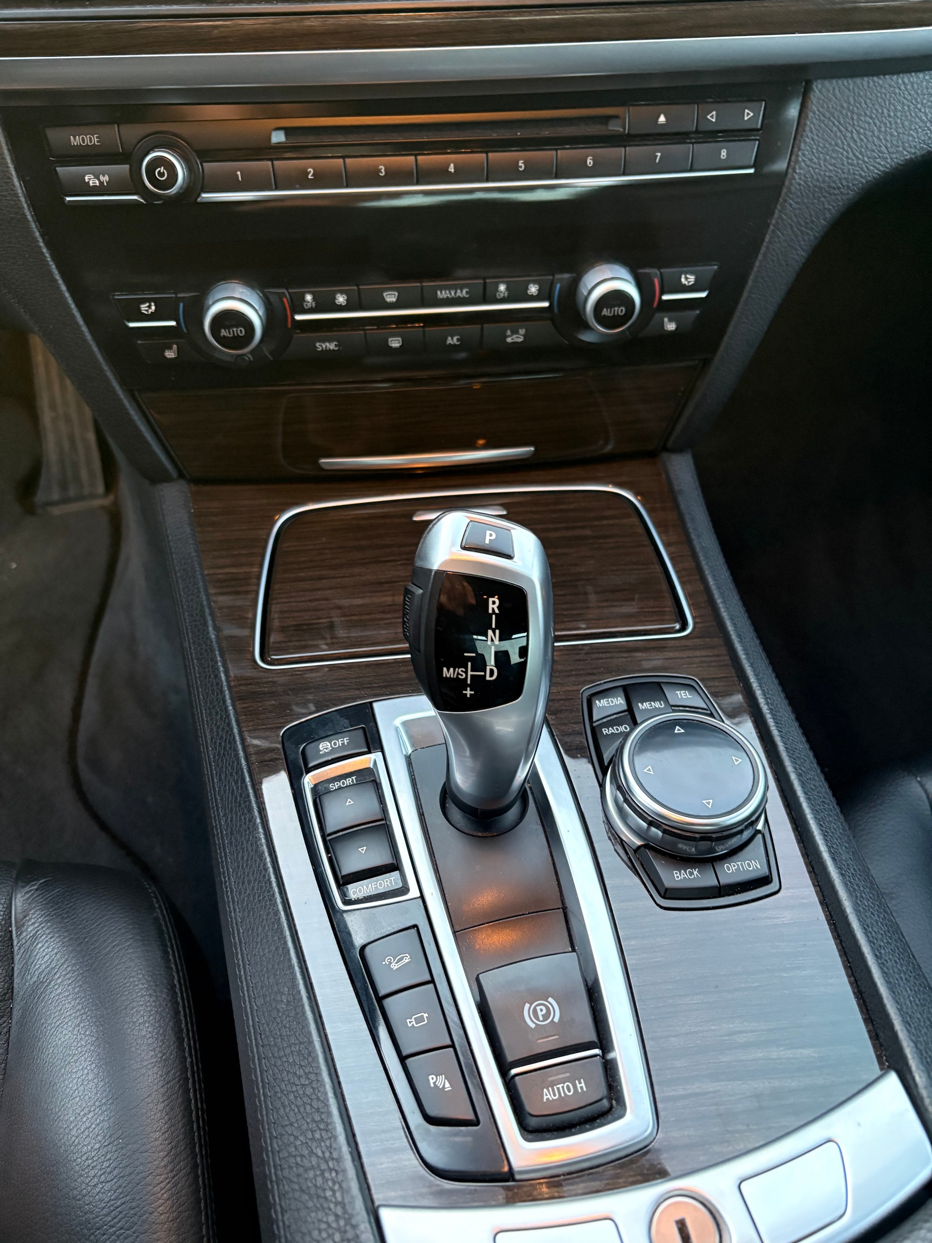 BMW 730d xDrive-image-16