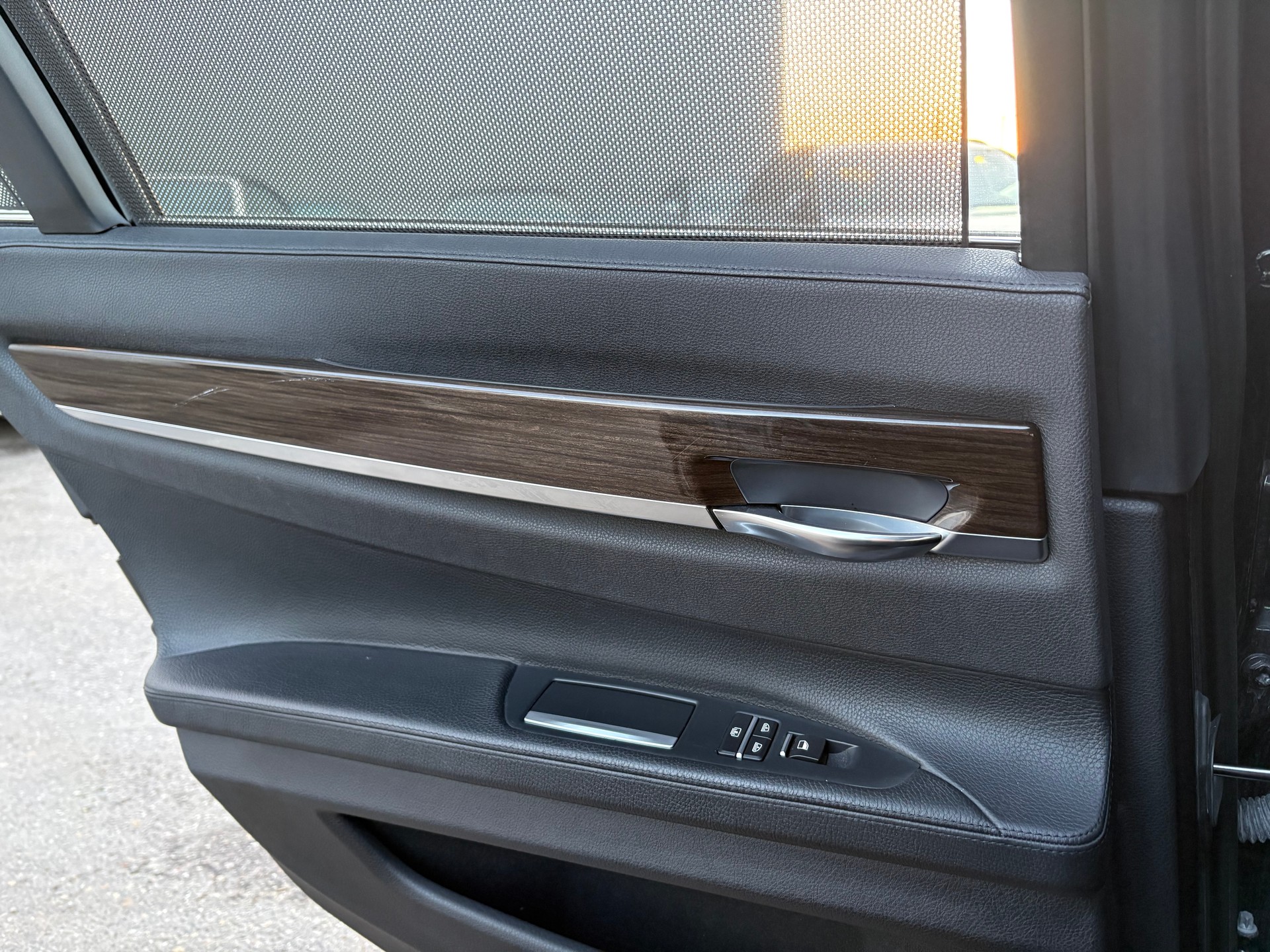 BMW 730d xDrive-image-13