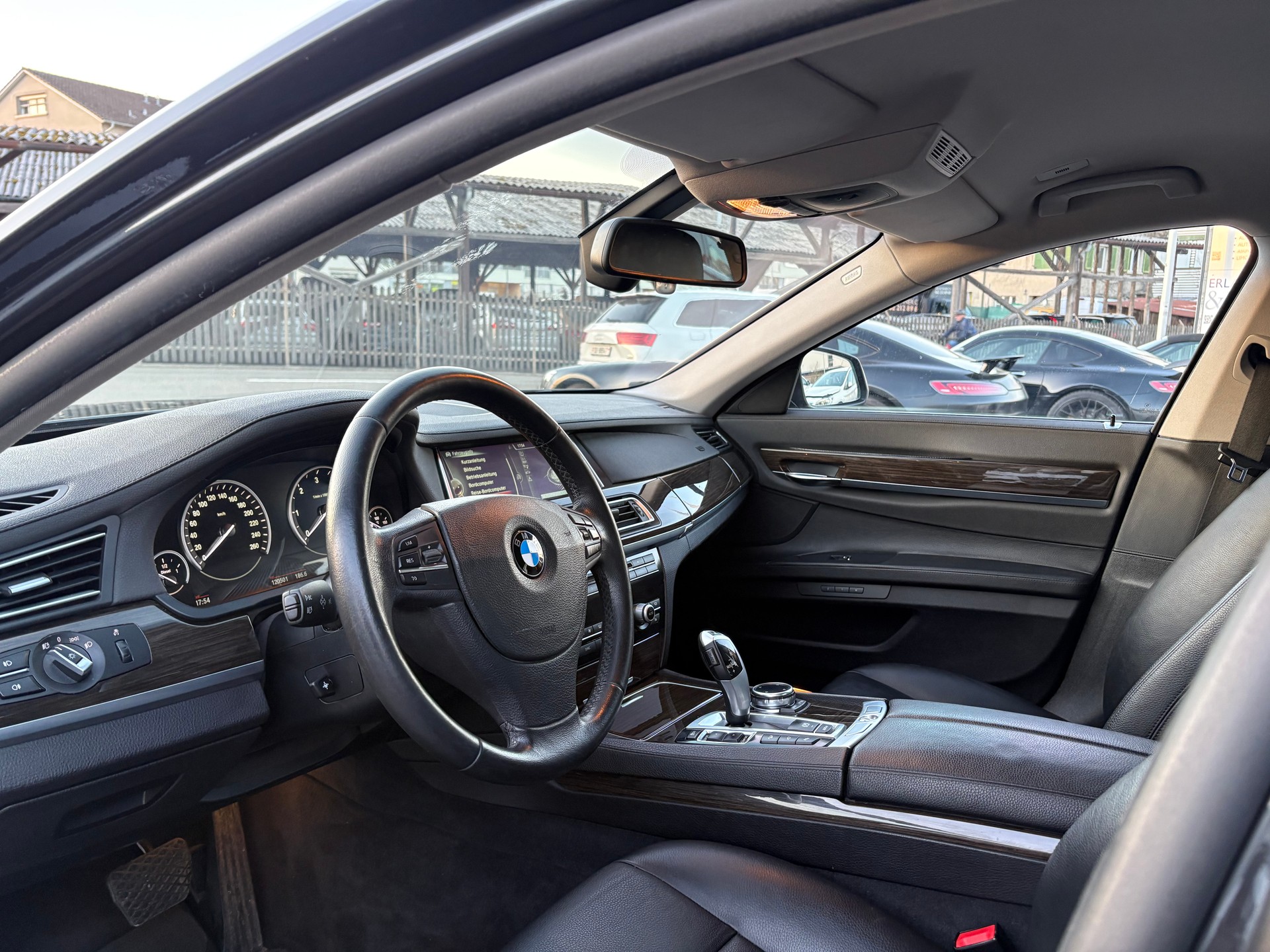BMW 730d xDrive-image-9