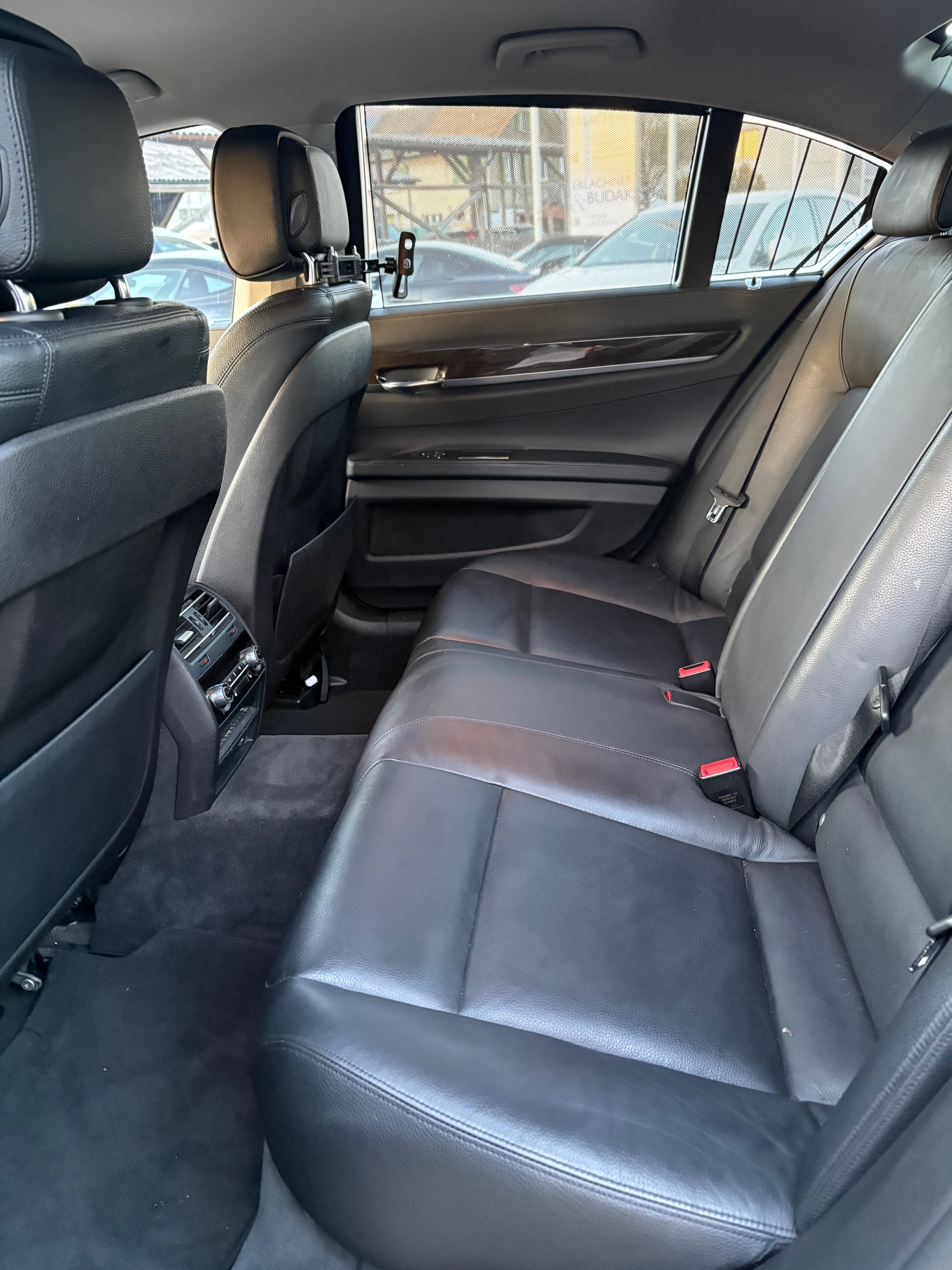 BMW 730d xDrive-image-12