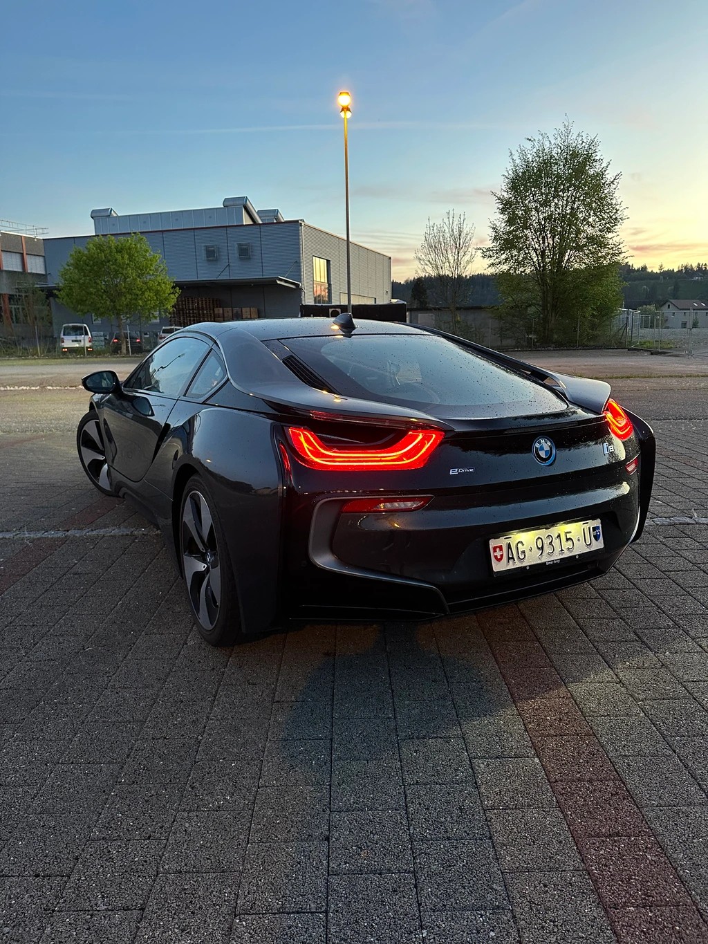 BMW i8 Coupé-image-1