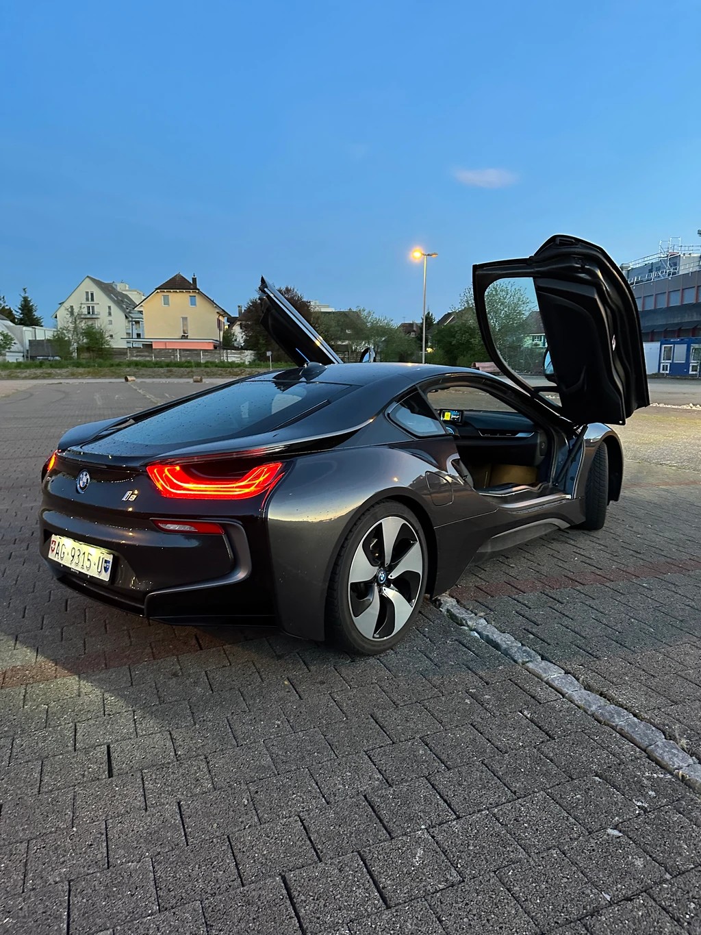 BMW i8 Coupé-image-10