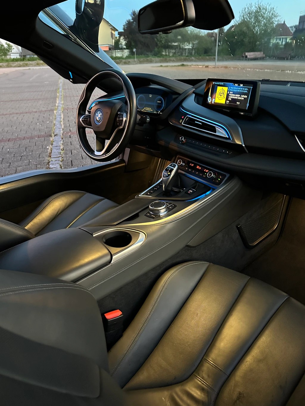BMW i8 Coupé-image-7