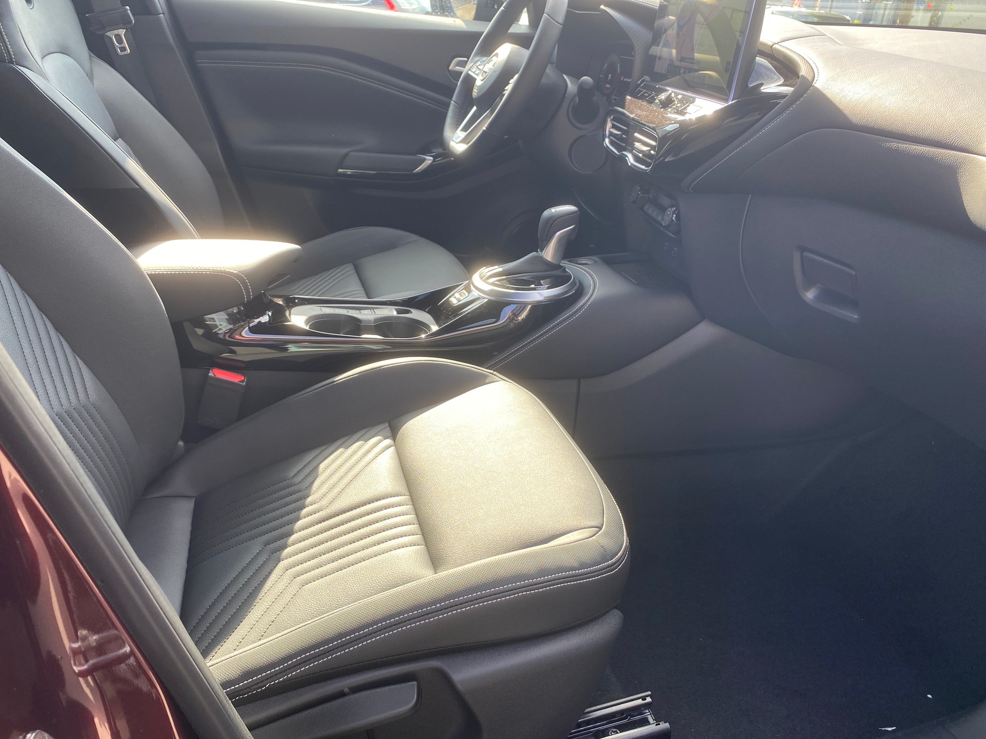NISSAN Juke 1.6 FHEV Tekna-image-12