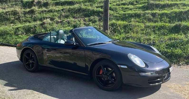 PORSCHE 911 Cabrio Carrera 4-image-3