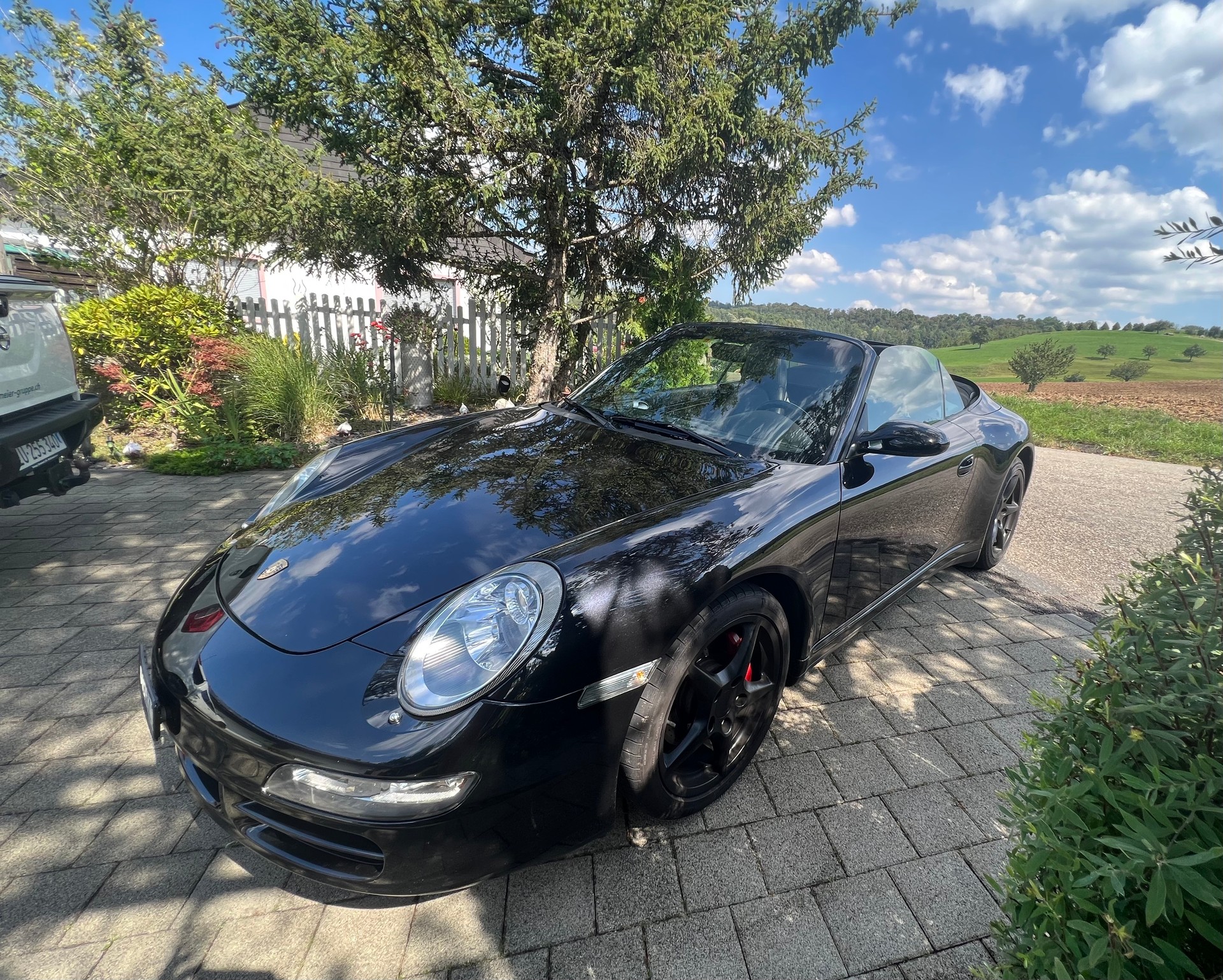 PORSCHE 911 Cabrio Carrera 4-image-0