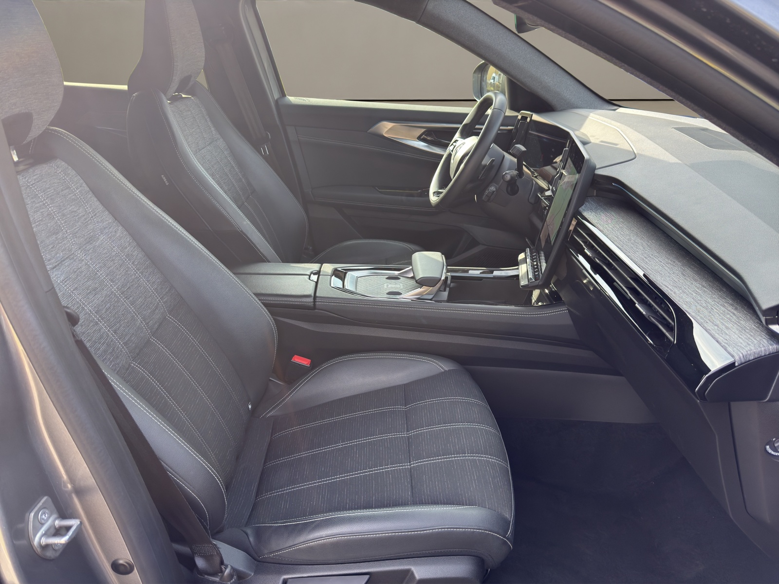 RENAULT Austral 1.2 HEV 200 Iconic A-image-9