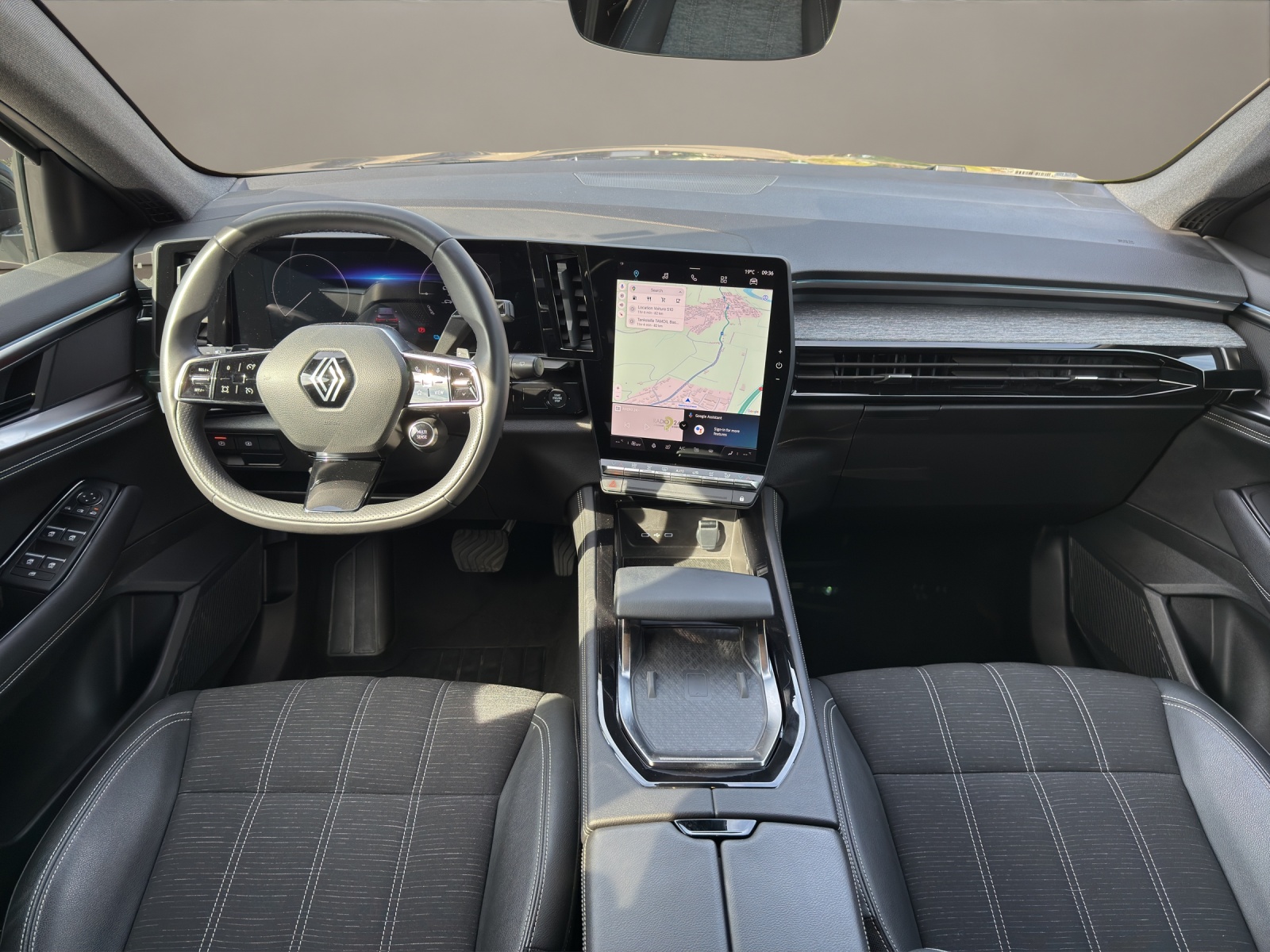 RENAULT Austral 1.2 HEV 200 Iconic A-image-8