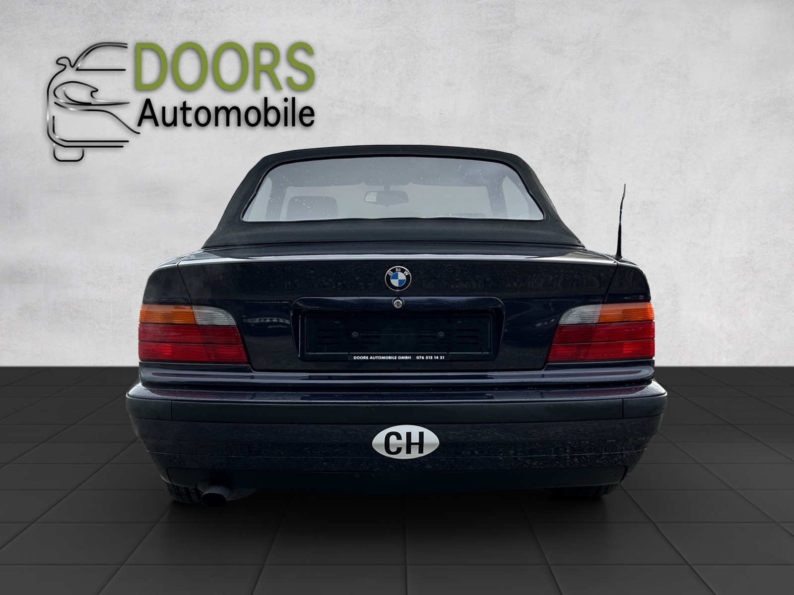 BMW 320i Cabrio-image-4