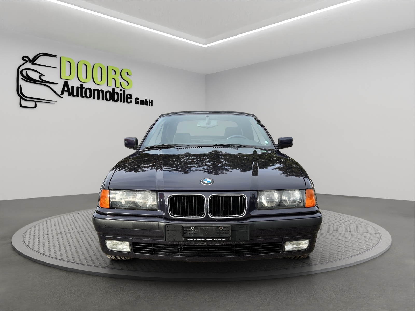 BMW 320i Cabrio-image-1