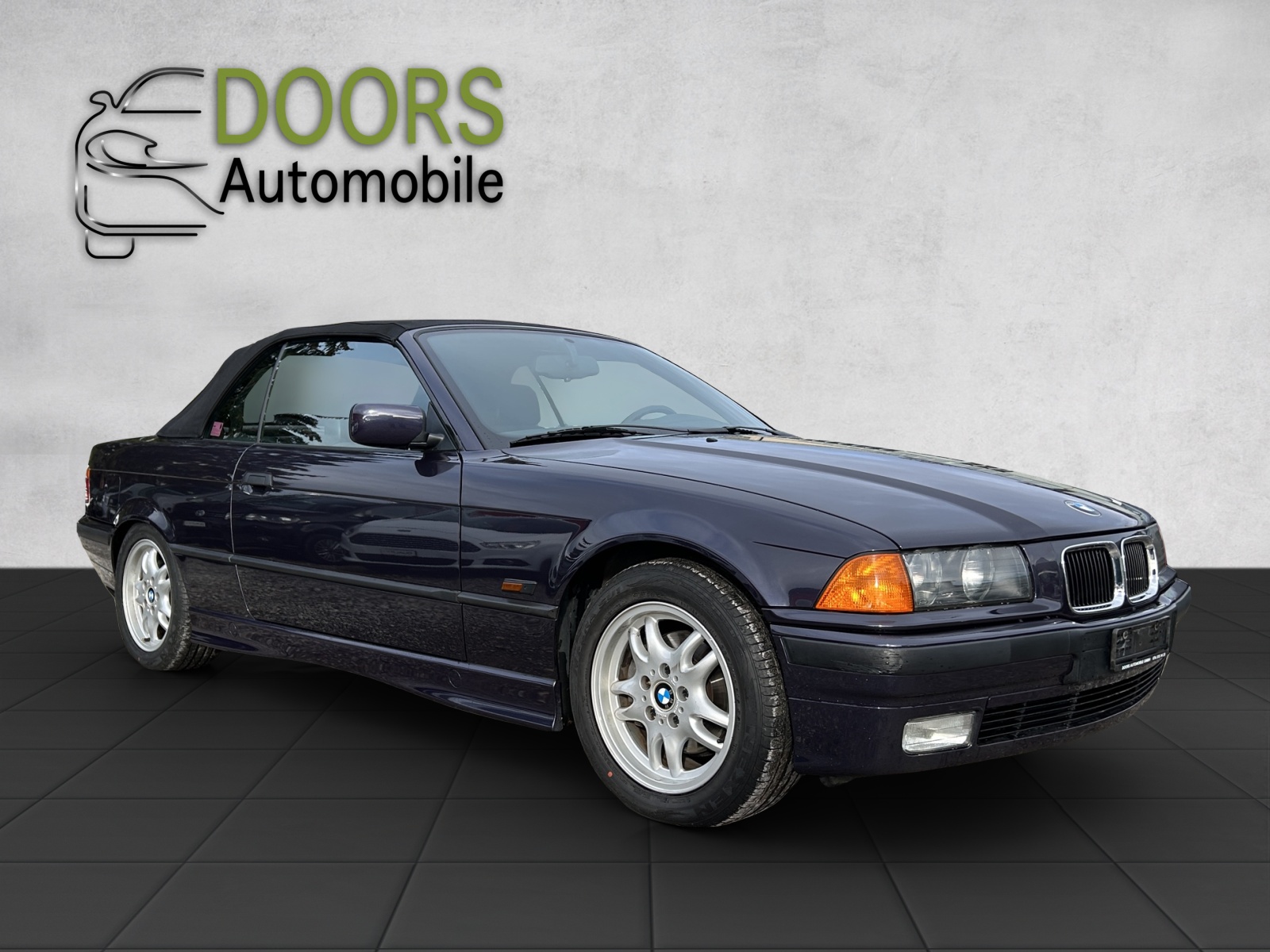 BMW 320i Cabrio-image-0
