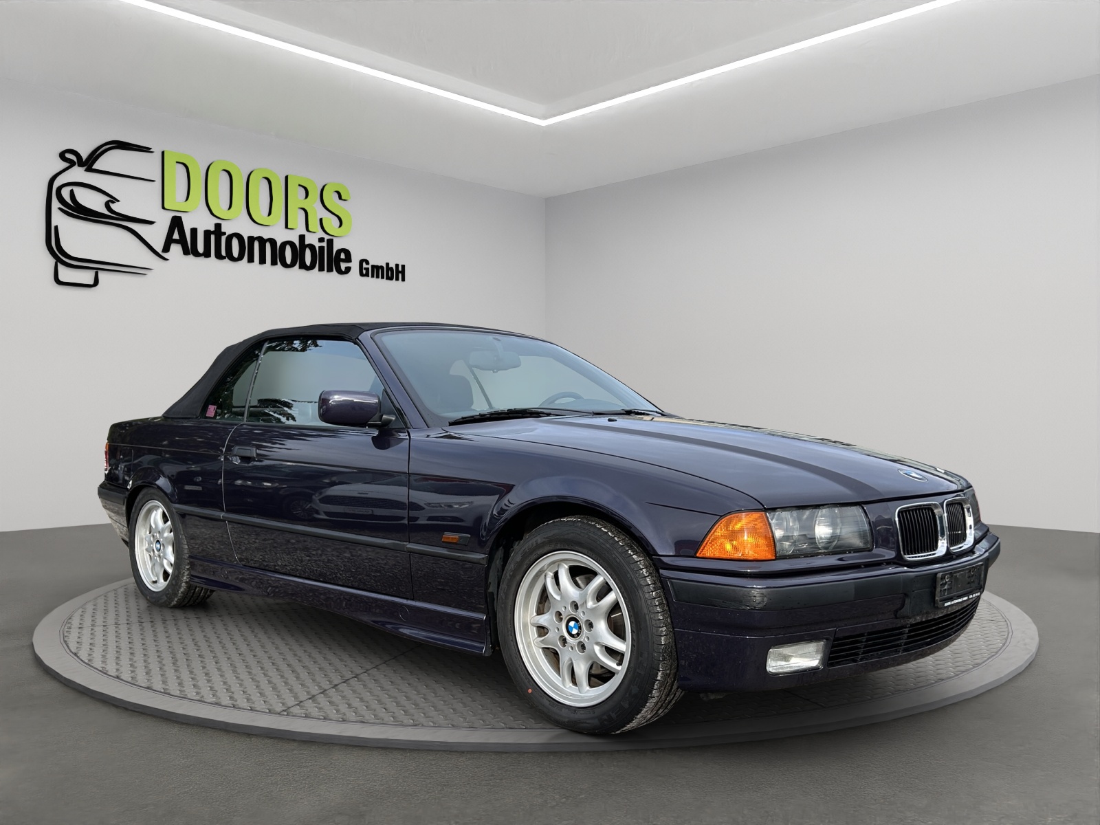 BMW 320i Cabrio-image-0