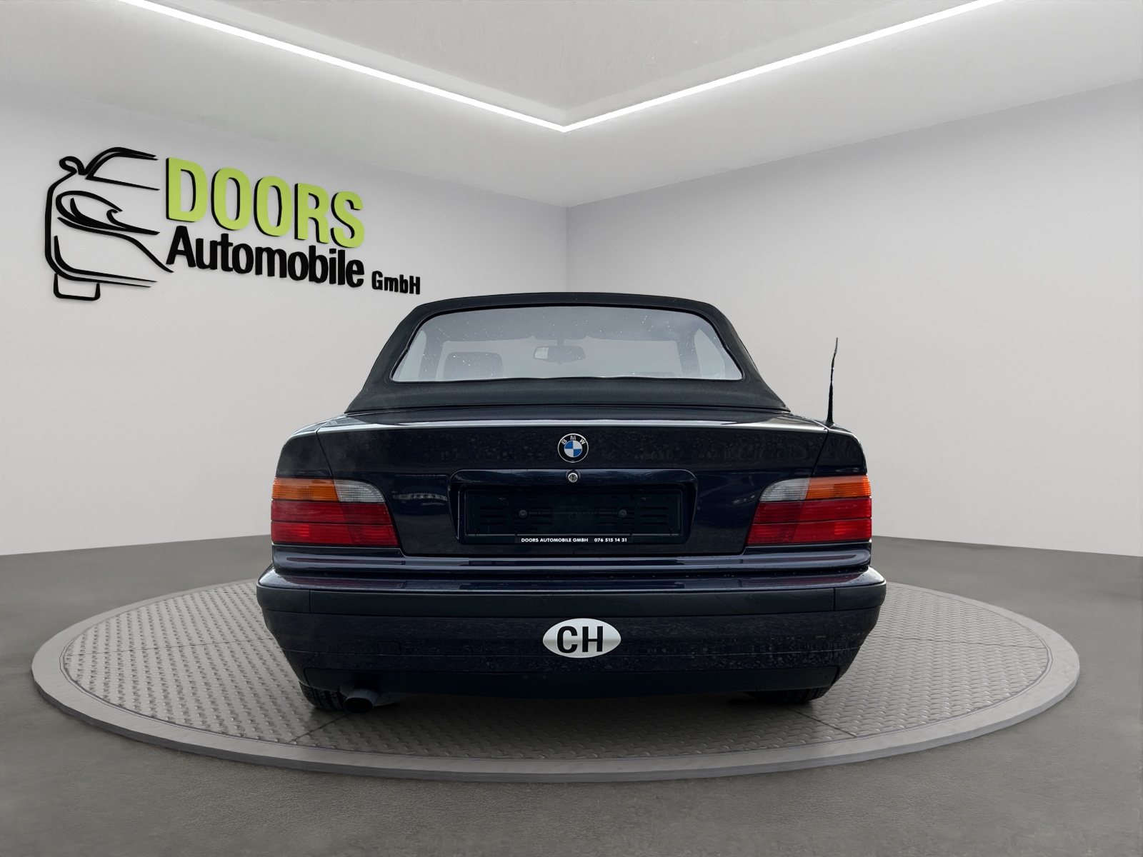 BMW 320i Cabrio-image-4