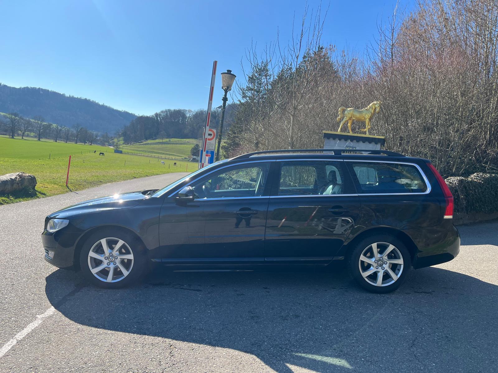 VOLVO V70 D2 Kinetic Dynamic Edition-image-4