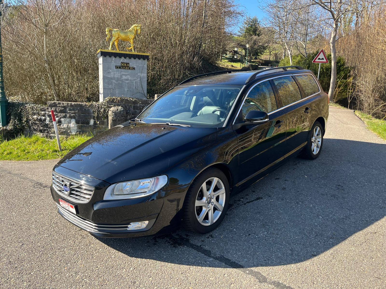 VOLVO V70 D2 Kinetic Dynamic Edition-image-0
