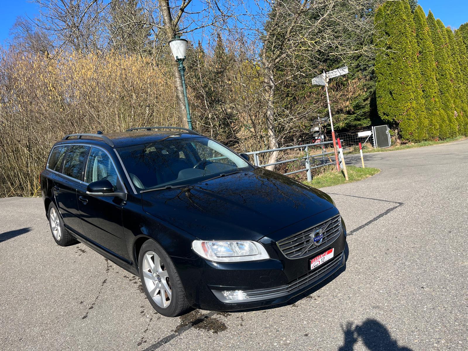VOLVO V70 D2 Kinetic Dynamic Edition-image-1