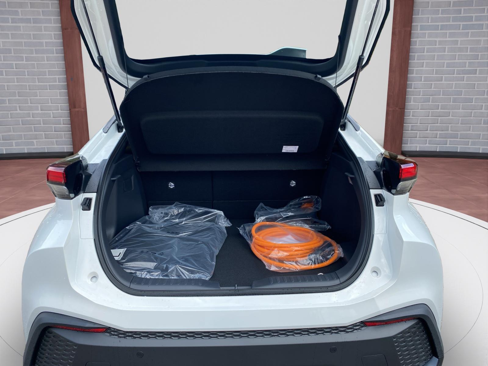 TOYOTA C-HR 2.0 PHEV Swiss Edition inkl. Winterkompletträder!-image-10