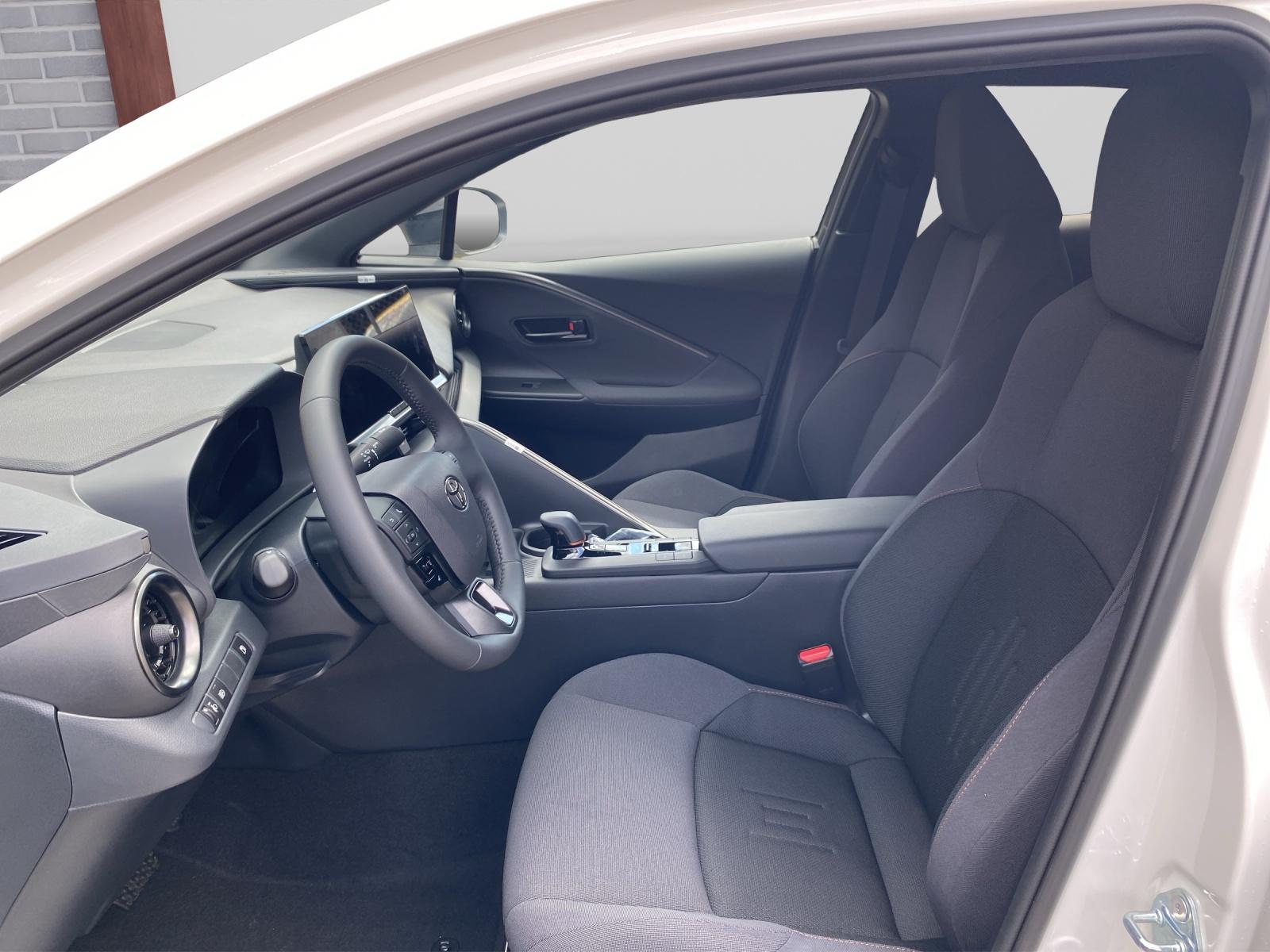 TOYOTA C-HR 2.0 PHEV Swiss Edition inkl. Winterkompletträder!-image-7