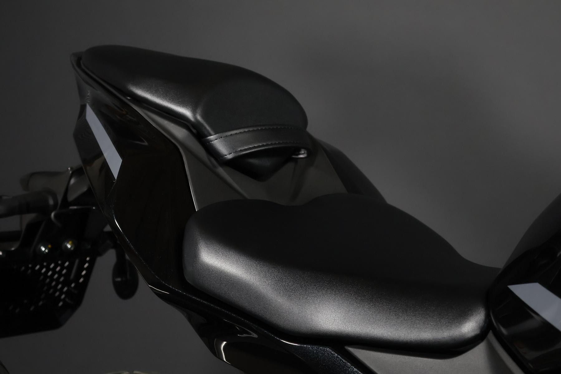 KAWASAKI Ninja ZX-4RR (57/35 KW)-image-4