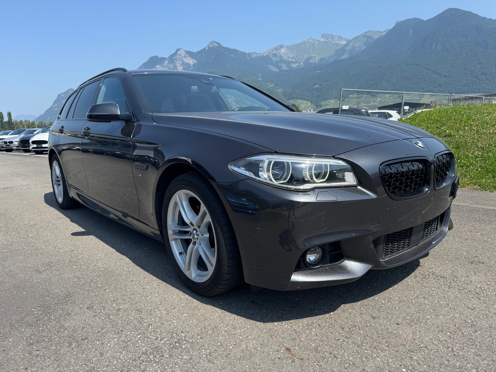 BMW 530d Touring xDrive Steptronic-image-2