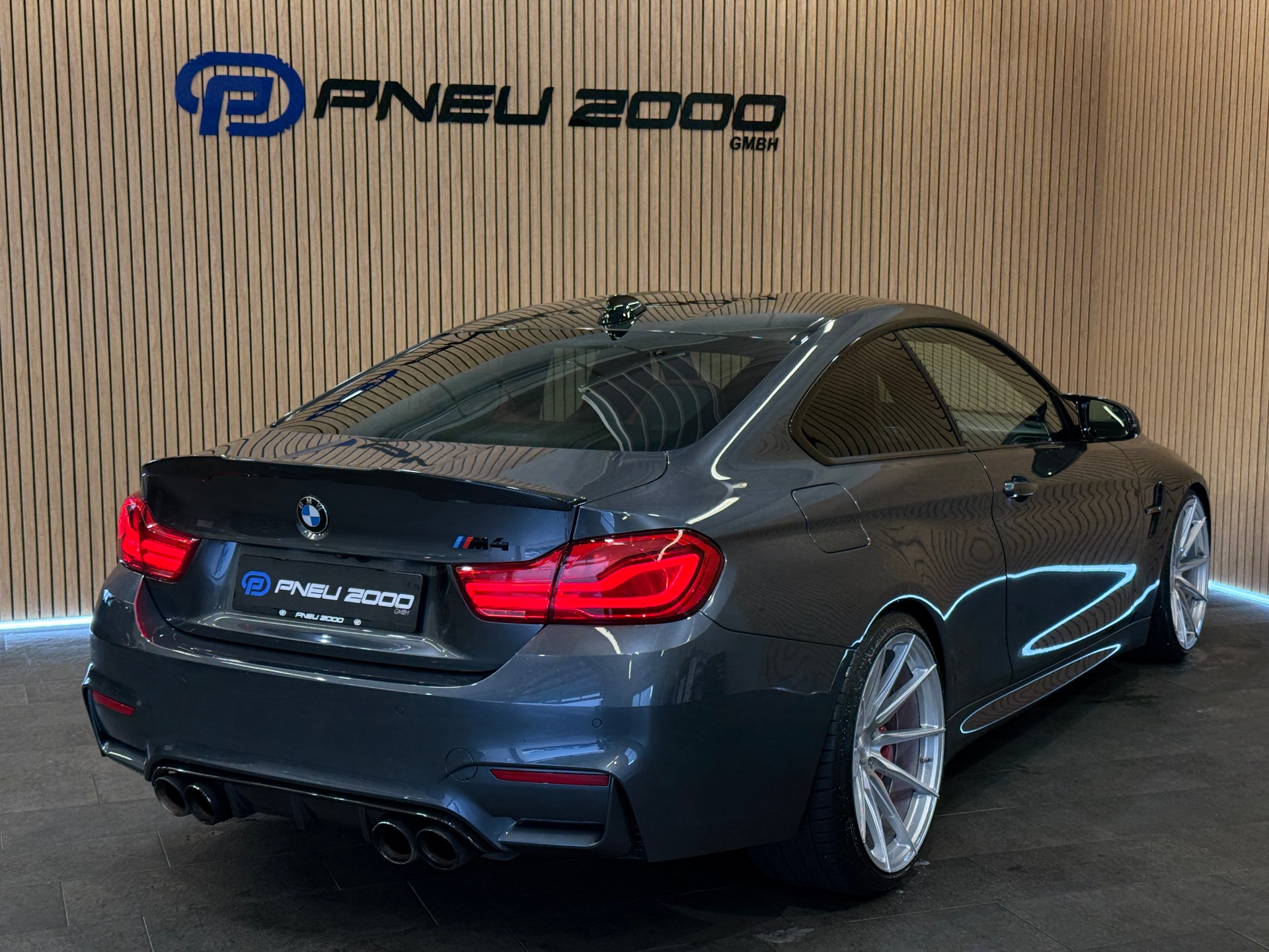 BMW M4 Coupé Competition DKG *AVERSUS 20"*-image-4