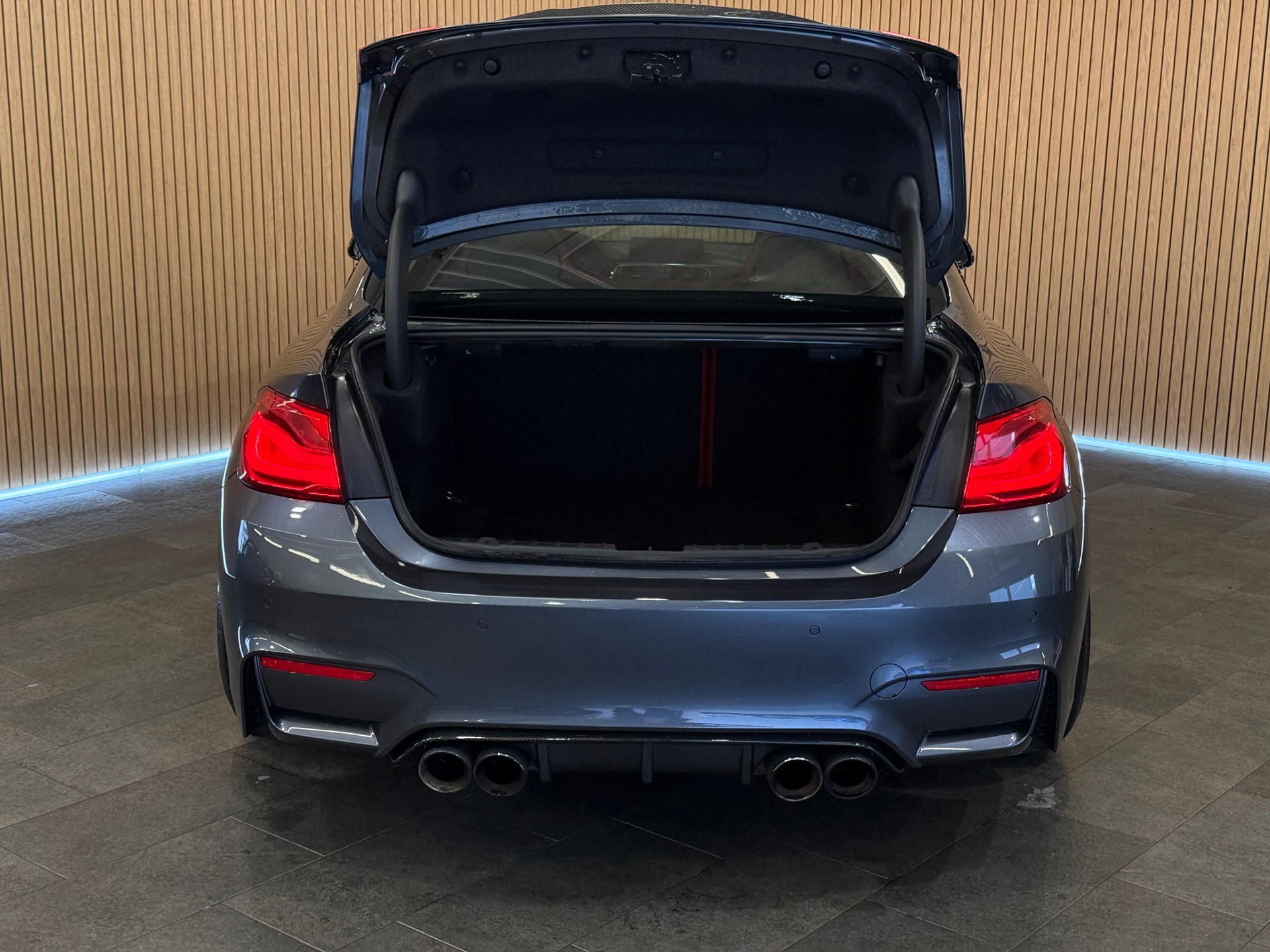 BMW M4 Coupé Competition DKG *AVERSUS 20"*-image-7