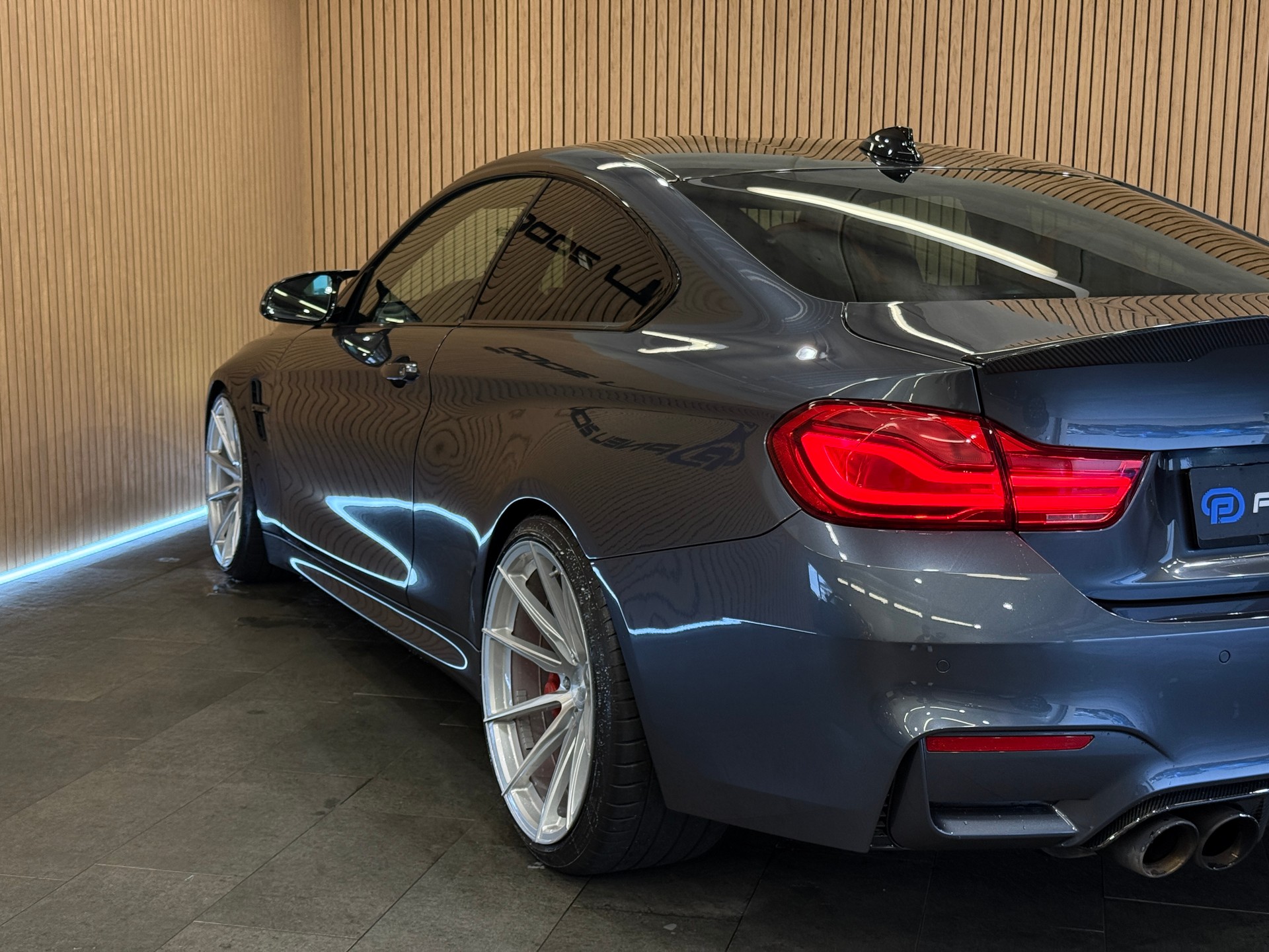 BMW M4 Coupé Competition DKG *AVERSUS 20"*-image-6
