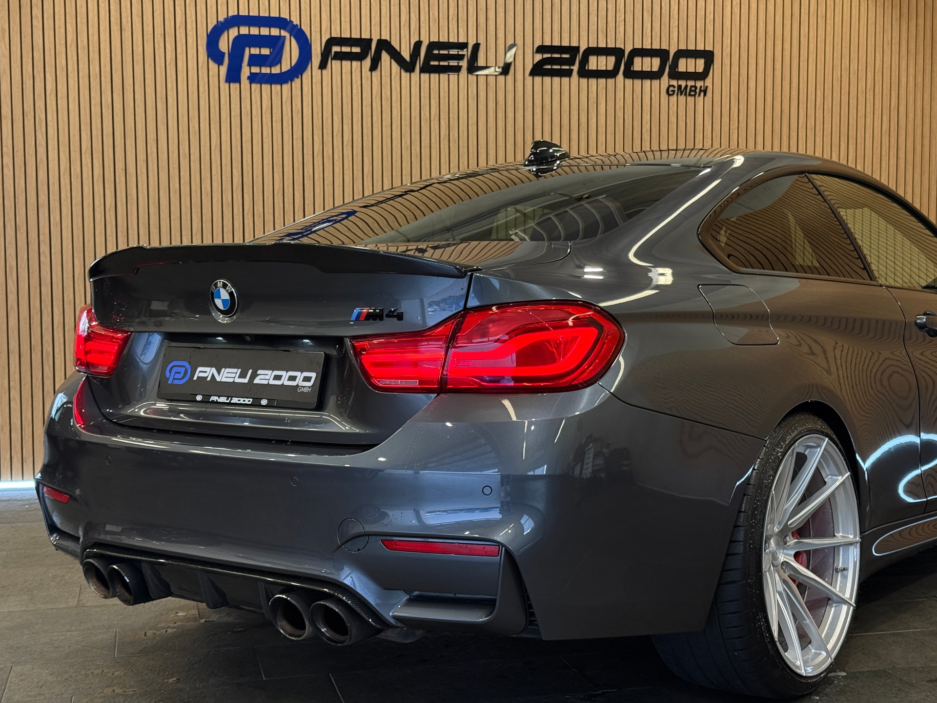 BMW M4 Coupé Competition DKG *AVERSUS 20"*-image-8