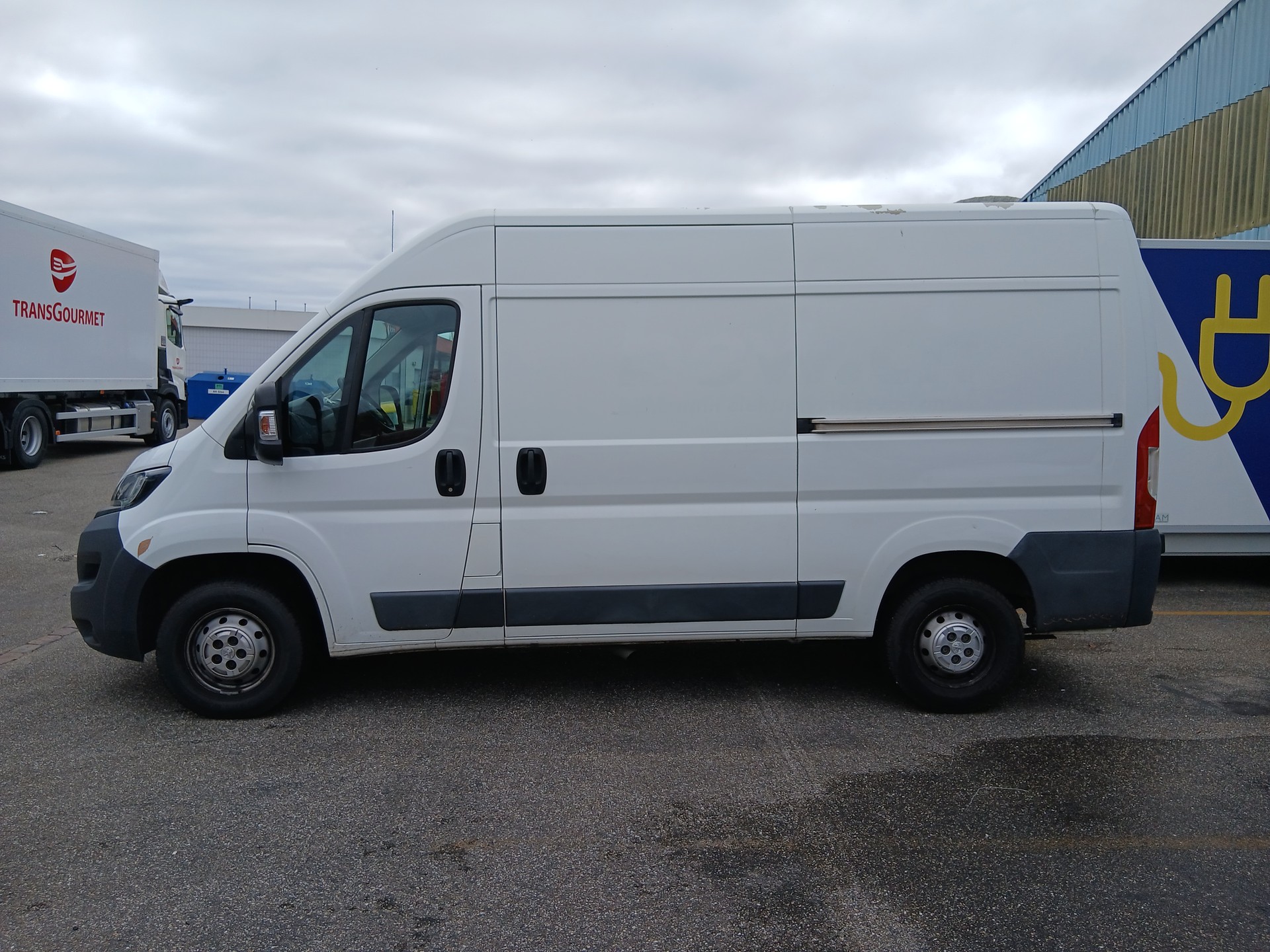 PEUGEOT Boxer 2.0 HDI 335 Active L2H2-image-3