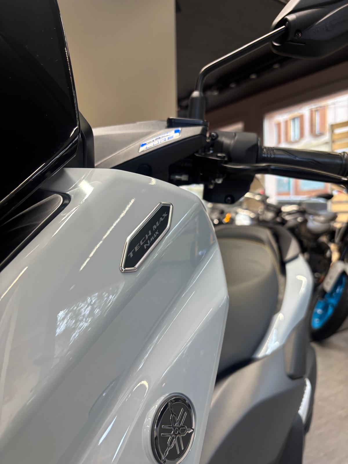 YAMAHA N-MAX GPD-showroom-element-2