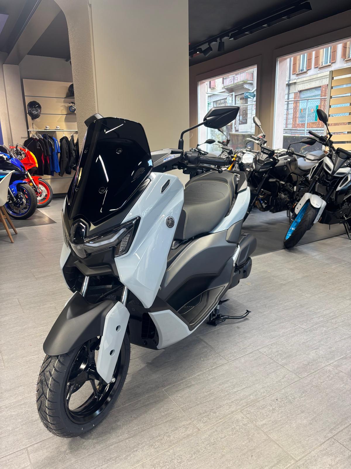 YAMAHA N-MAX GPD-showroom-element-3