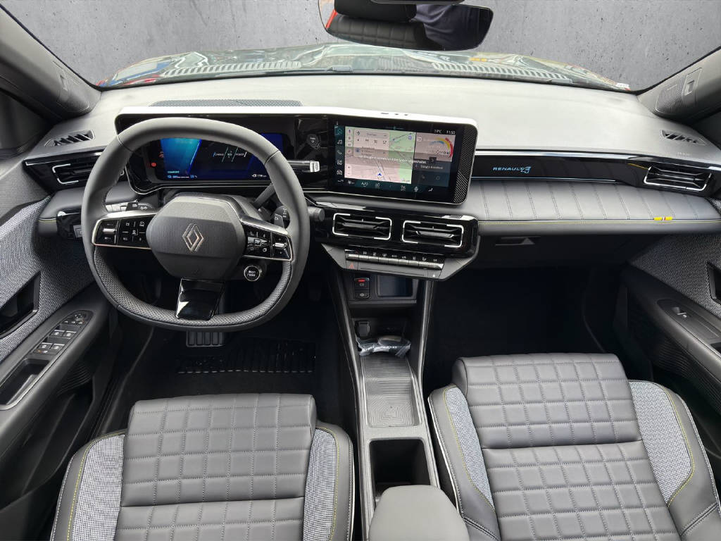 RENAULT R4 E-TECH ELECTRIC iconic 150PS Comfort Range-image-5