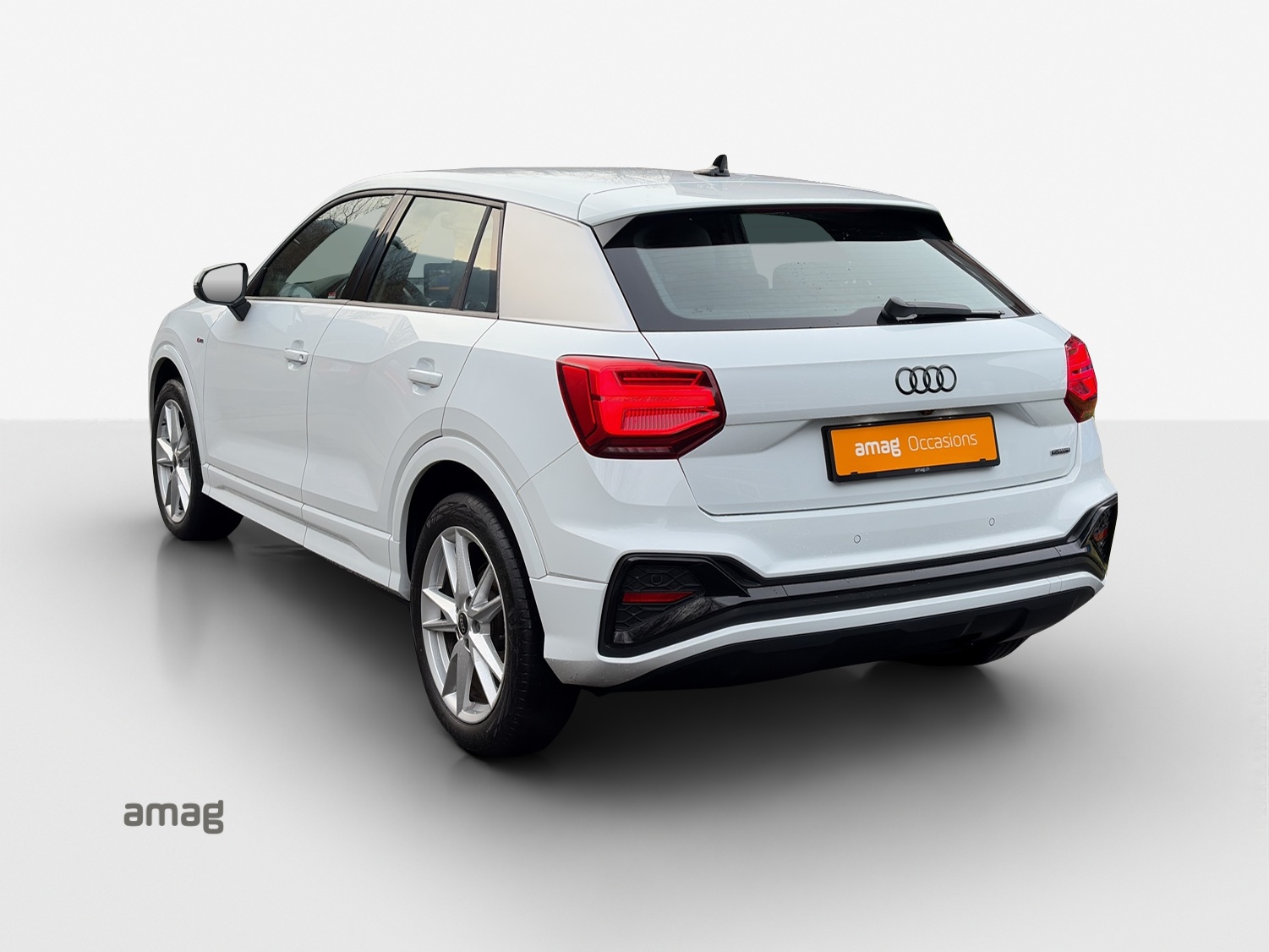 AUDI Q2 40 TFSI S line quattro S-tronic-image-2