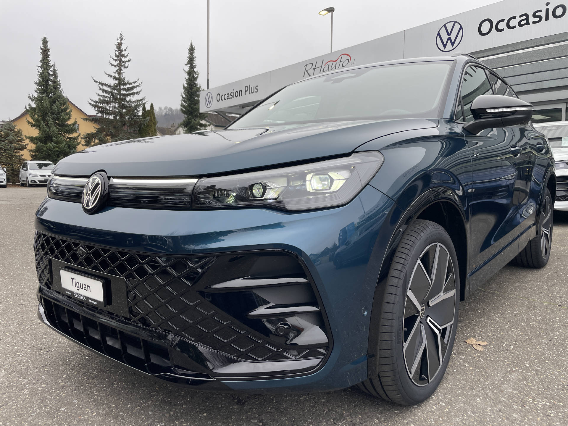 VW Tiguan 2.0 TSI R-Line DSG 4motion-image-0