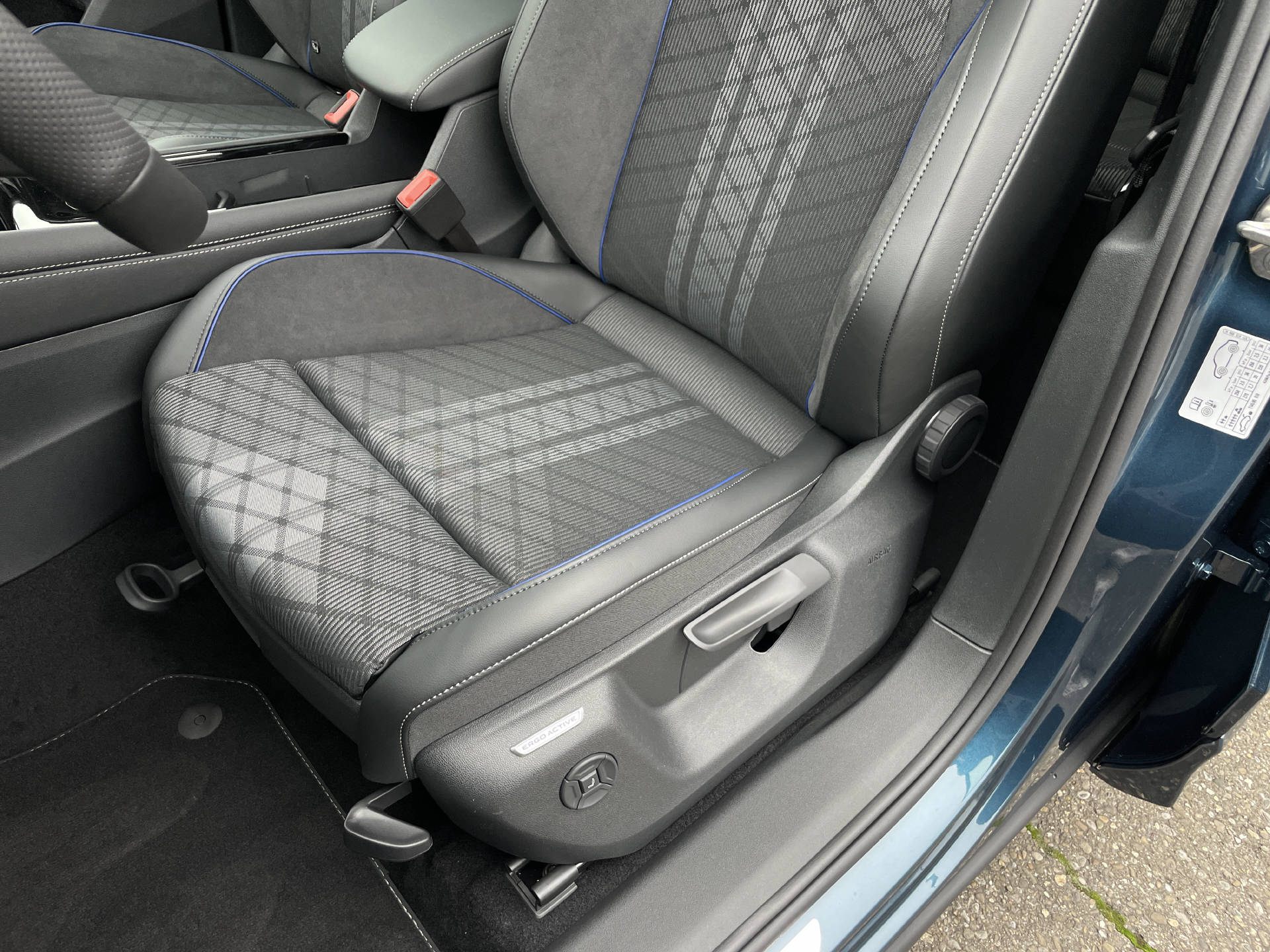 VW Tiguan 2.0 TSI R-Line DSG 4motion-image-9