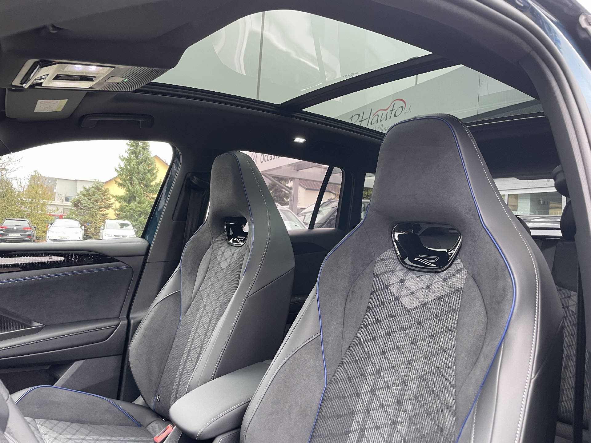 VW Tiguan 2.0 TSI R-Line DSG 4motion-image-8