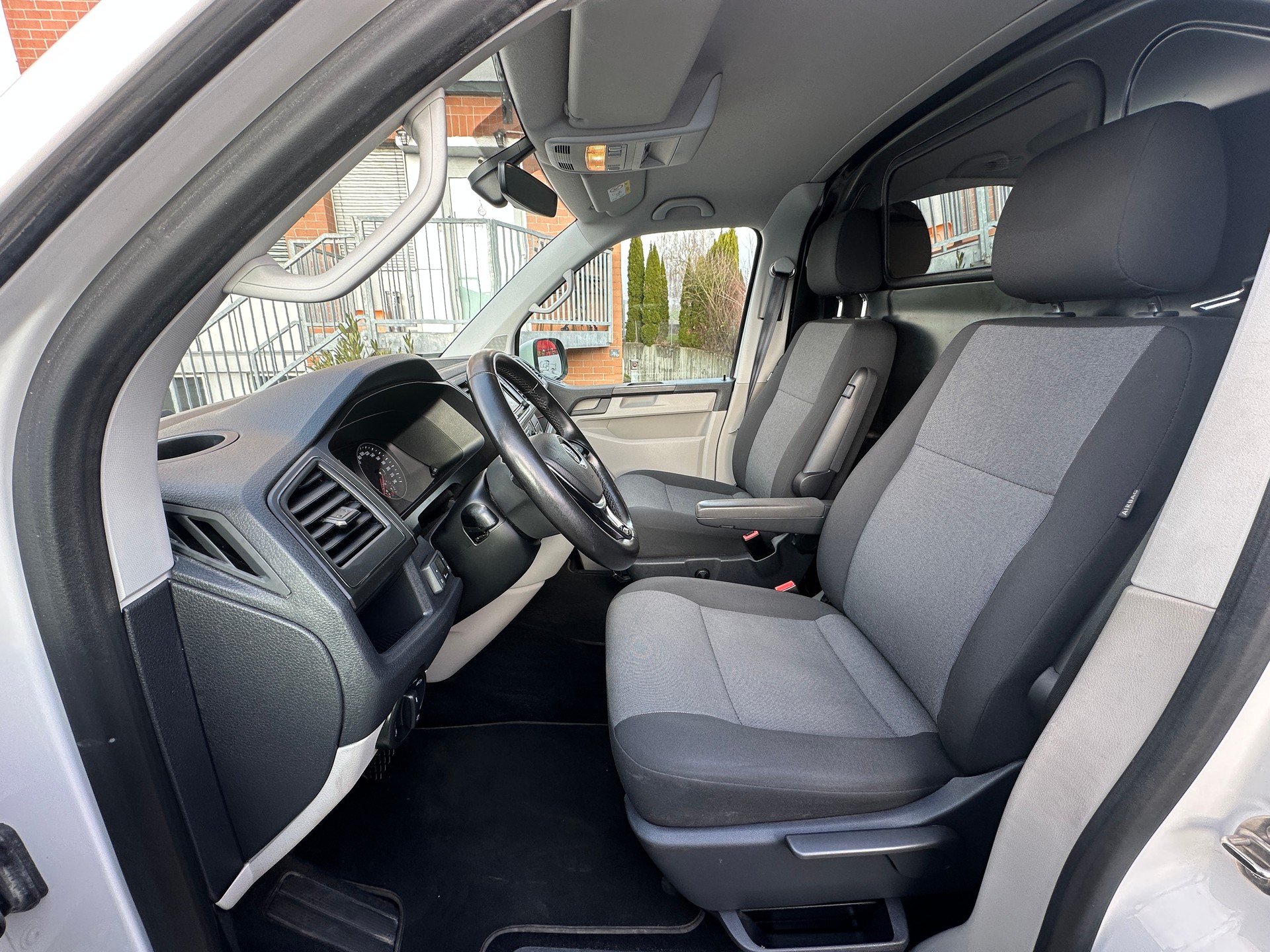VW T6 2.0 TDI DSG-image-5
