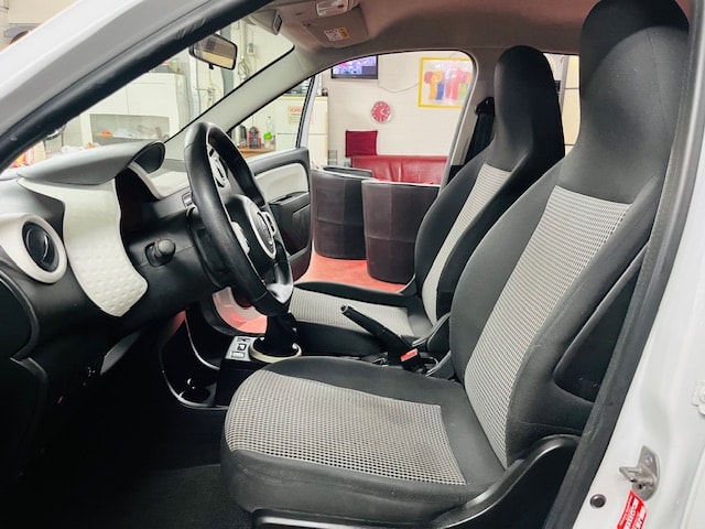 RENAULT Twingo 1.0 Life-image-11