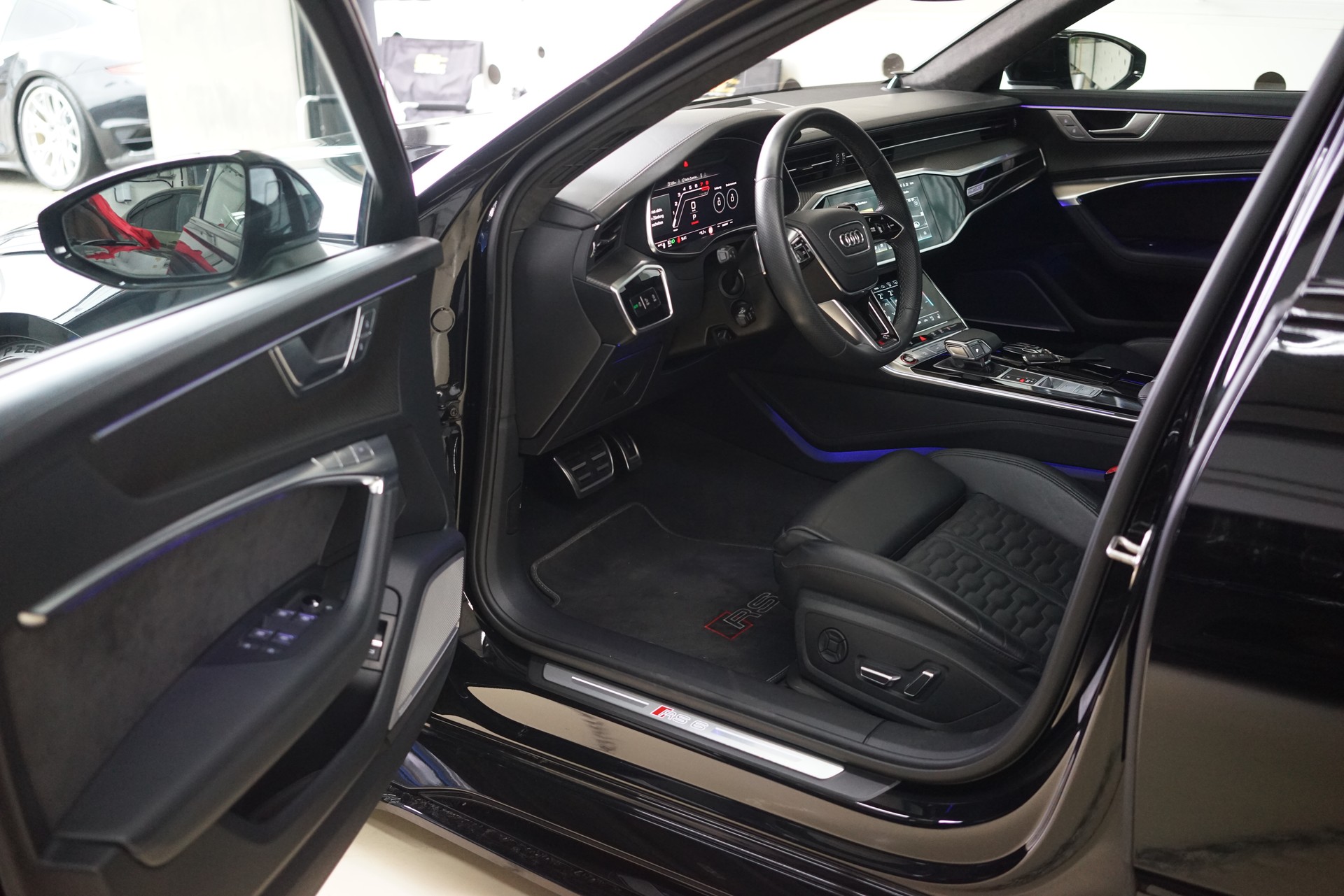 AUDI RS6 Avant 4.0 TFSI V8 quattro-image-15