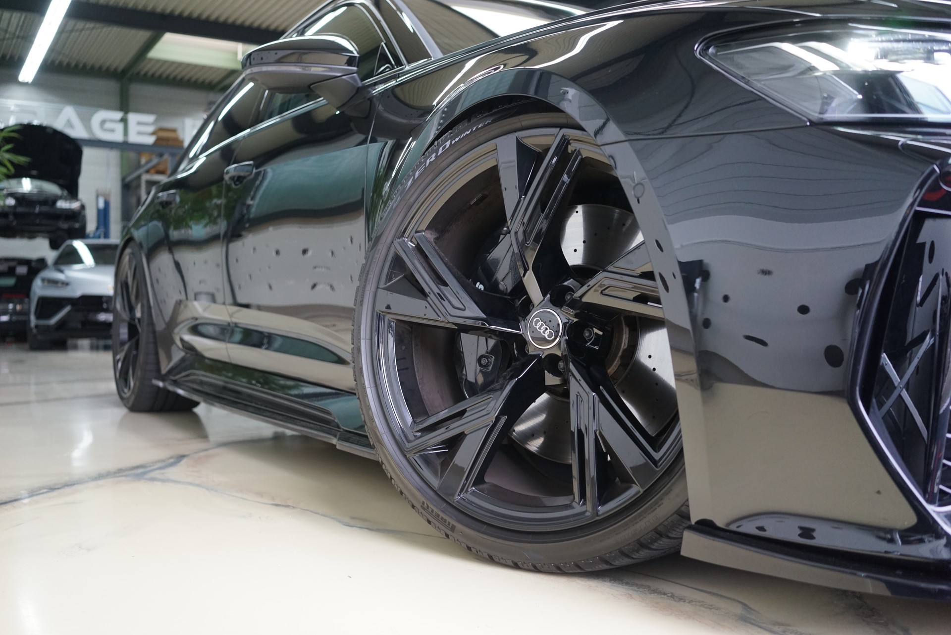 AUDI RS6 Avant 4.0 TFSI V8 quattro-image-13