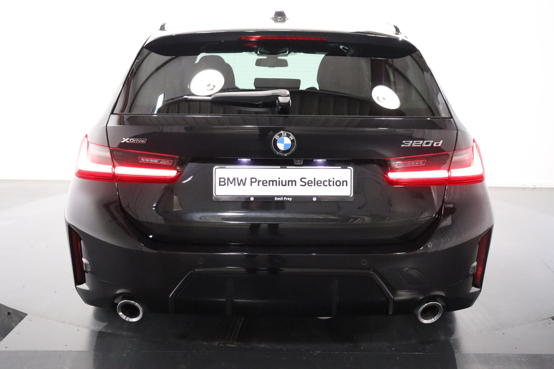 BMW 320d xDrive SAG Touring-image-3