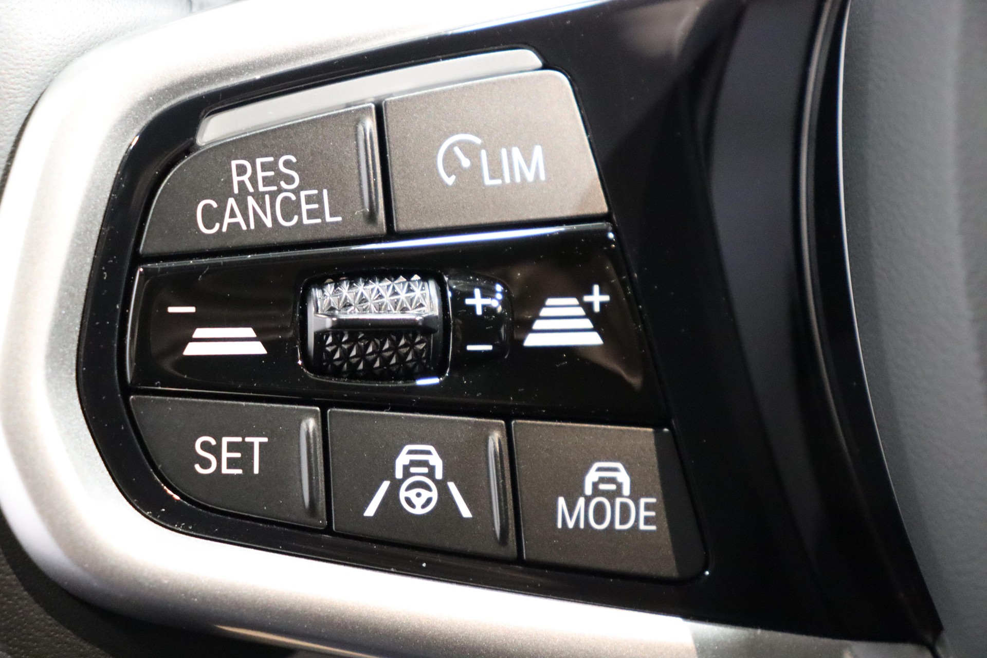 BMW 320d xDrive SAG Touring-image-14