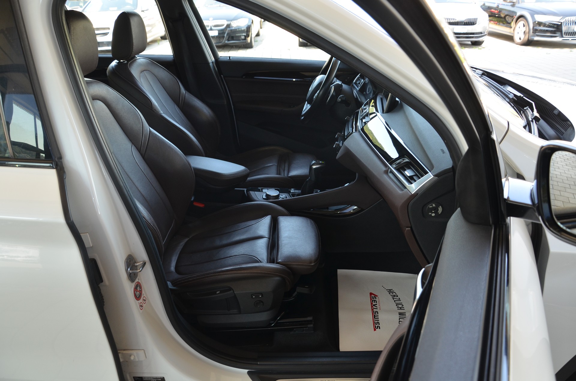 BMW X1 xDrive 20d Steptronic*Ab MFK,1 Jahr oder 20'000km Garantie*-image-10