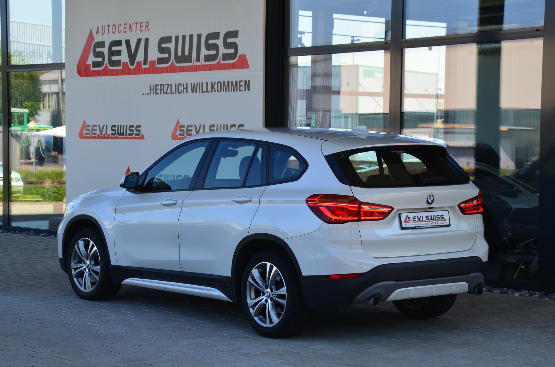 BMW X1 xDrive 20d Steptronic*Ab MFK,1 Jahr oder 20'000km Garantie*-image-5