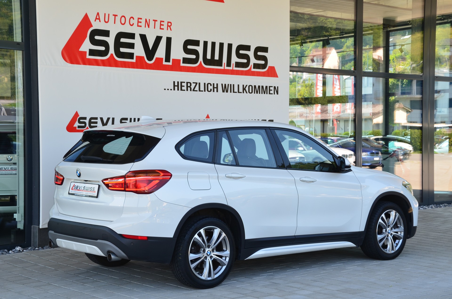 BMW X1 xDrive 20d Steptronic*Ab MFK,1 Jahr oder 20'000km Garantie*-image-4