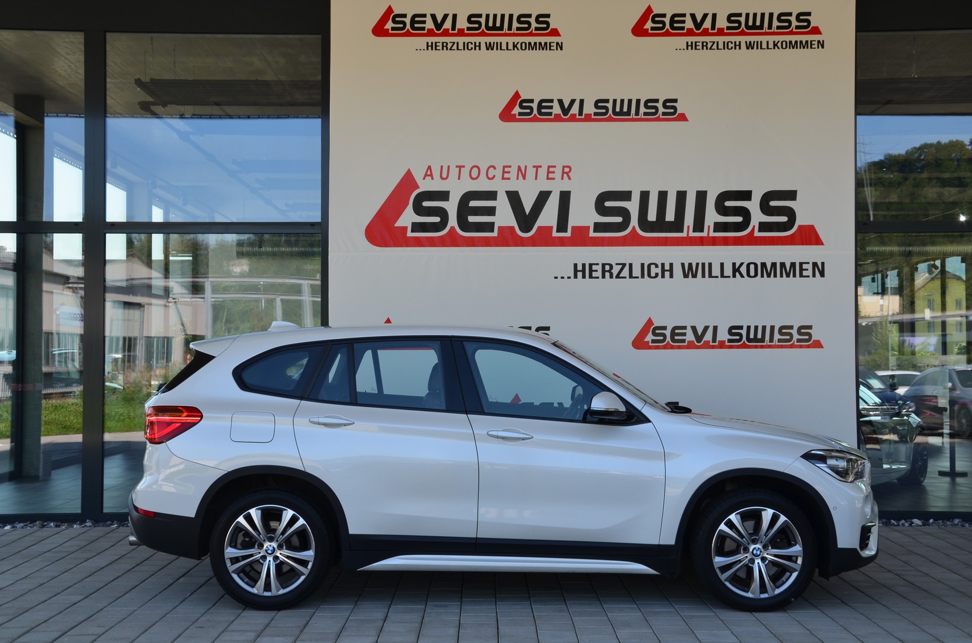 BMW X1 xDrive 20d Steptronic*Ab MFK,1 Jahr oder 20'000km Garantie*-image-3
