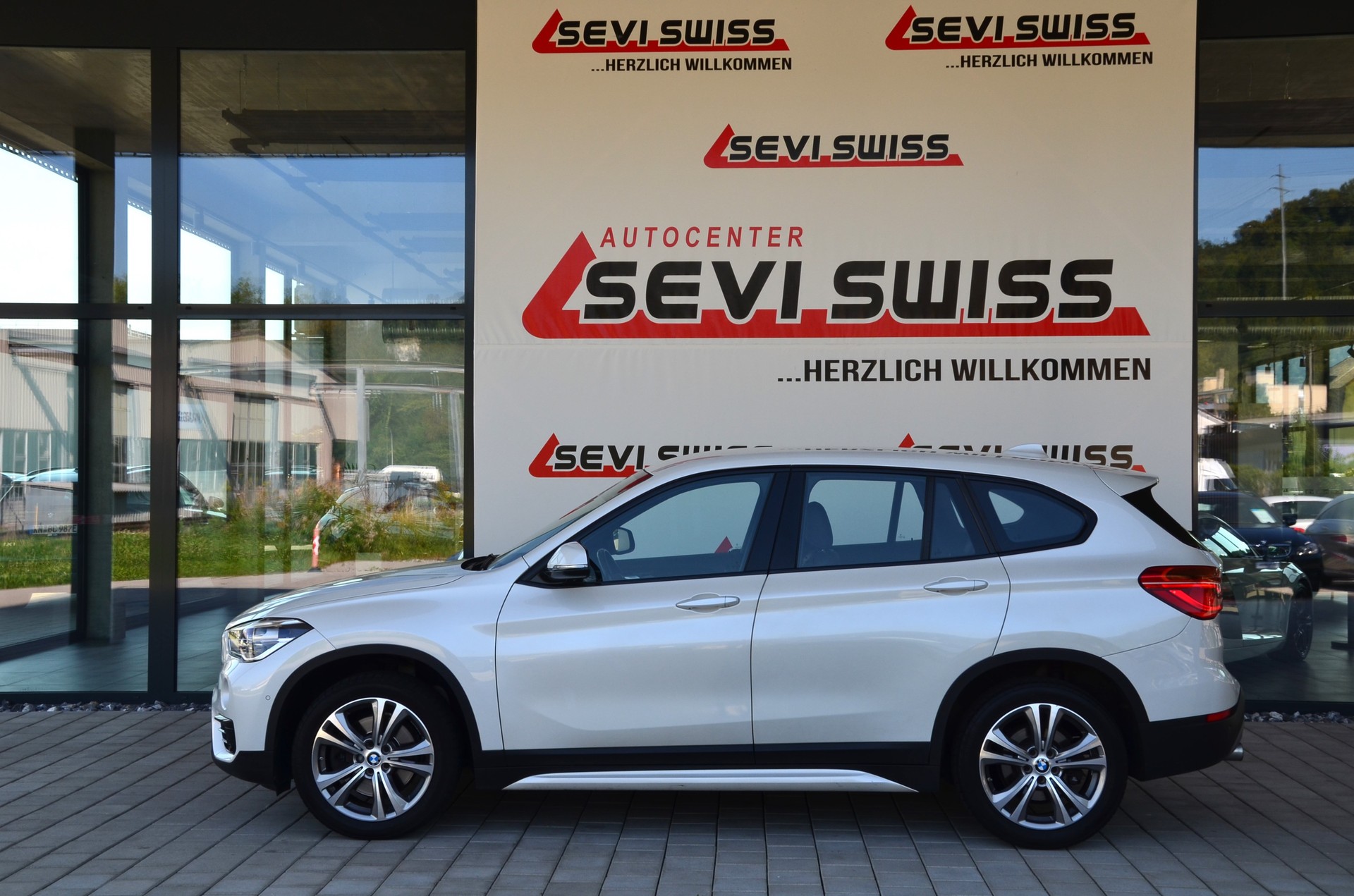 BMW X1 xDrive 20d Steptronic*Ab MFK,1 Jahr oder 20'000km Garantie*-image-6